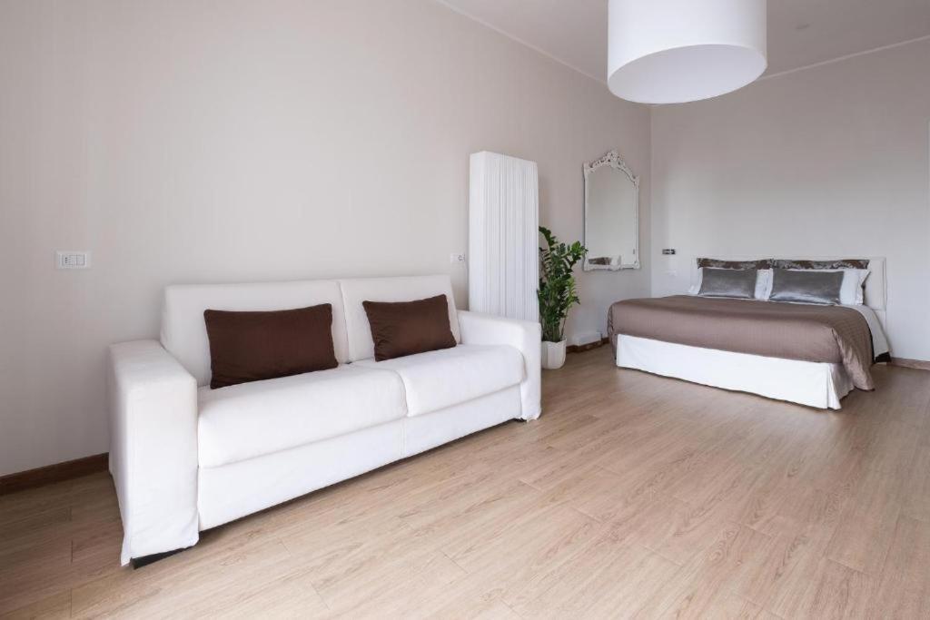 Cute And Cozy Apartment Train Station Bergamo Bagian luar foto