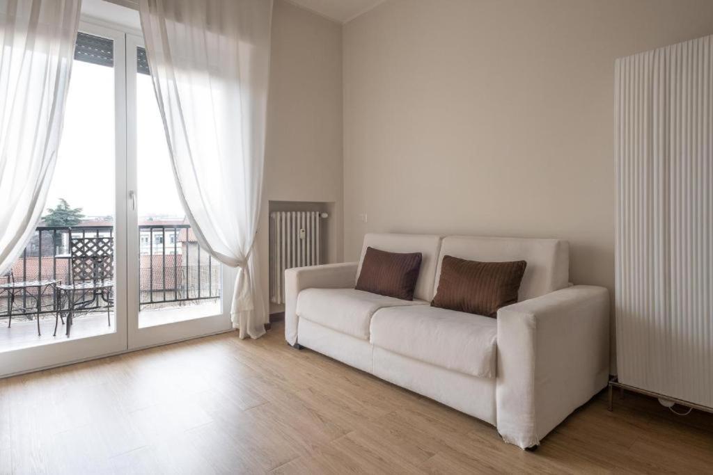 Cute And Cozy Apartment Train Station Bergamo Bagian luar foto