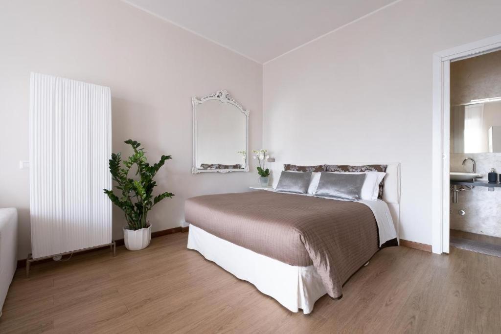Cute And Cozy Apartment Train Station Bergamo Bagian luar foto