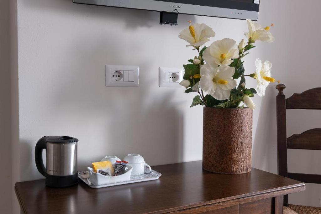 Cute And Cozy Apartment Train Station Bergamo Bagian luar foto