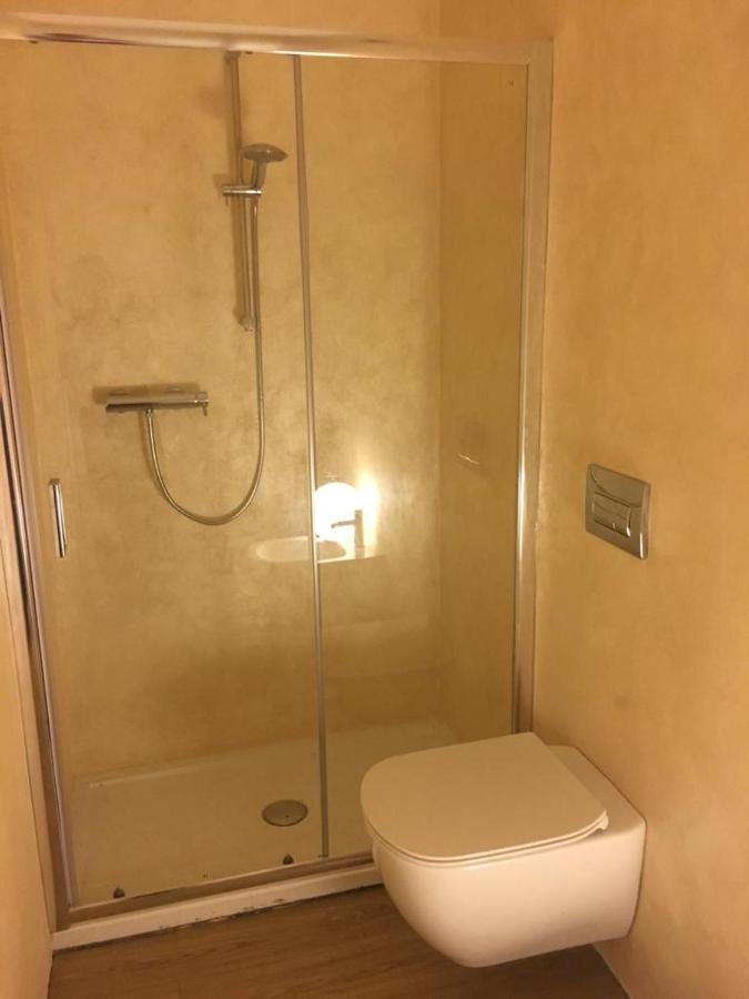 Cute And Cozy Apartment Train Station Bergamo Bagian luar foto