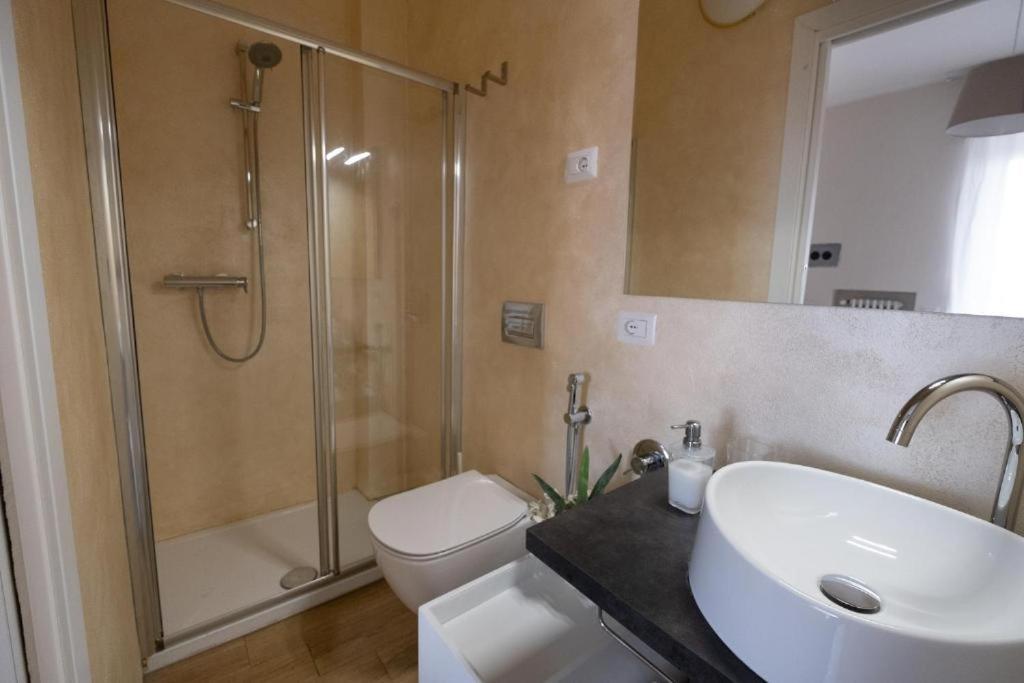 Cute And Cozy Apartment Train Station Bergamo Bagian luar foto