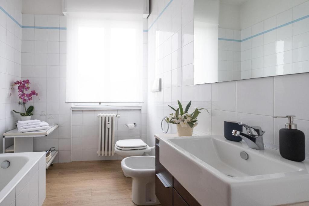 Cute And Cozy Apartment Train Station Bergamo Bagian luar foto